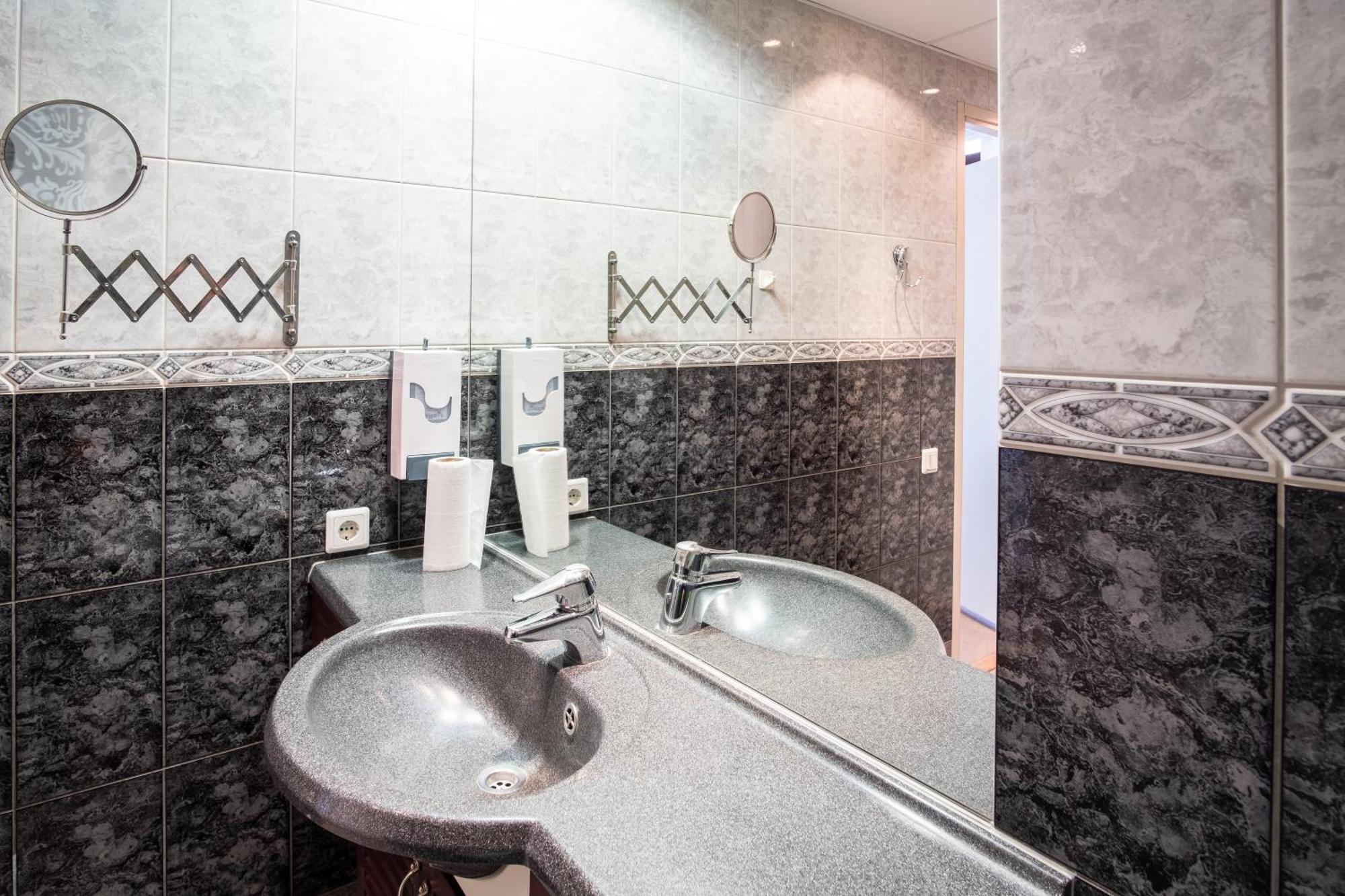 Dream Stay - Five Bedroom Penthouse In Old Town Talin Exterior foto